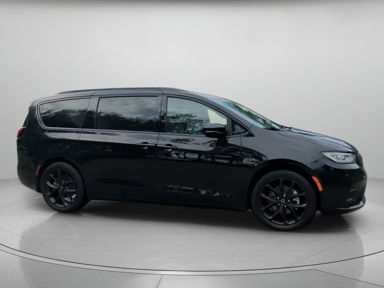 Used 2025 Chrysler Pacifica Limited FWD image 33