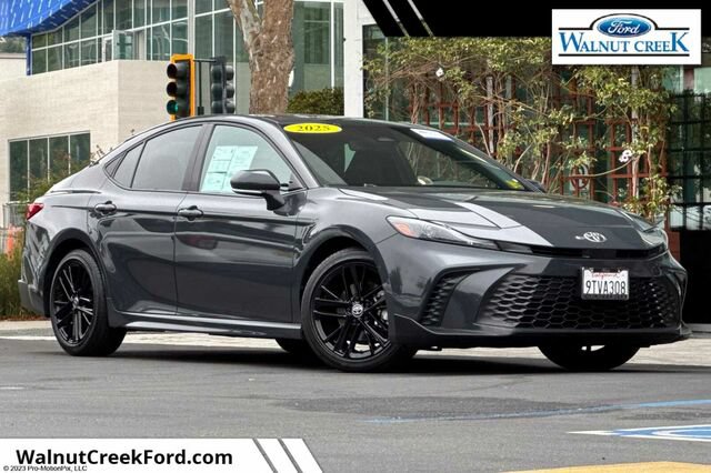 Used 2025 Toyota Camry SE w/ Convenience Package