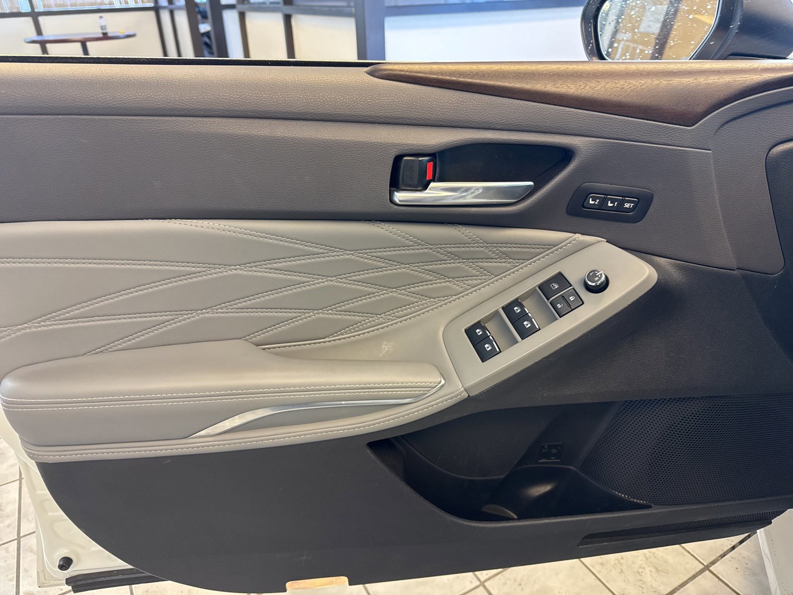 Used 2022 Toyota Avalon Limited w/ Advanced Safety Package image 24