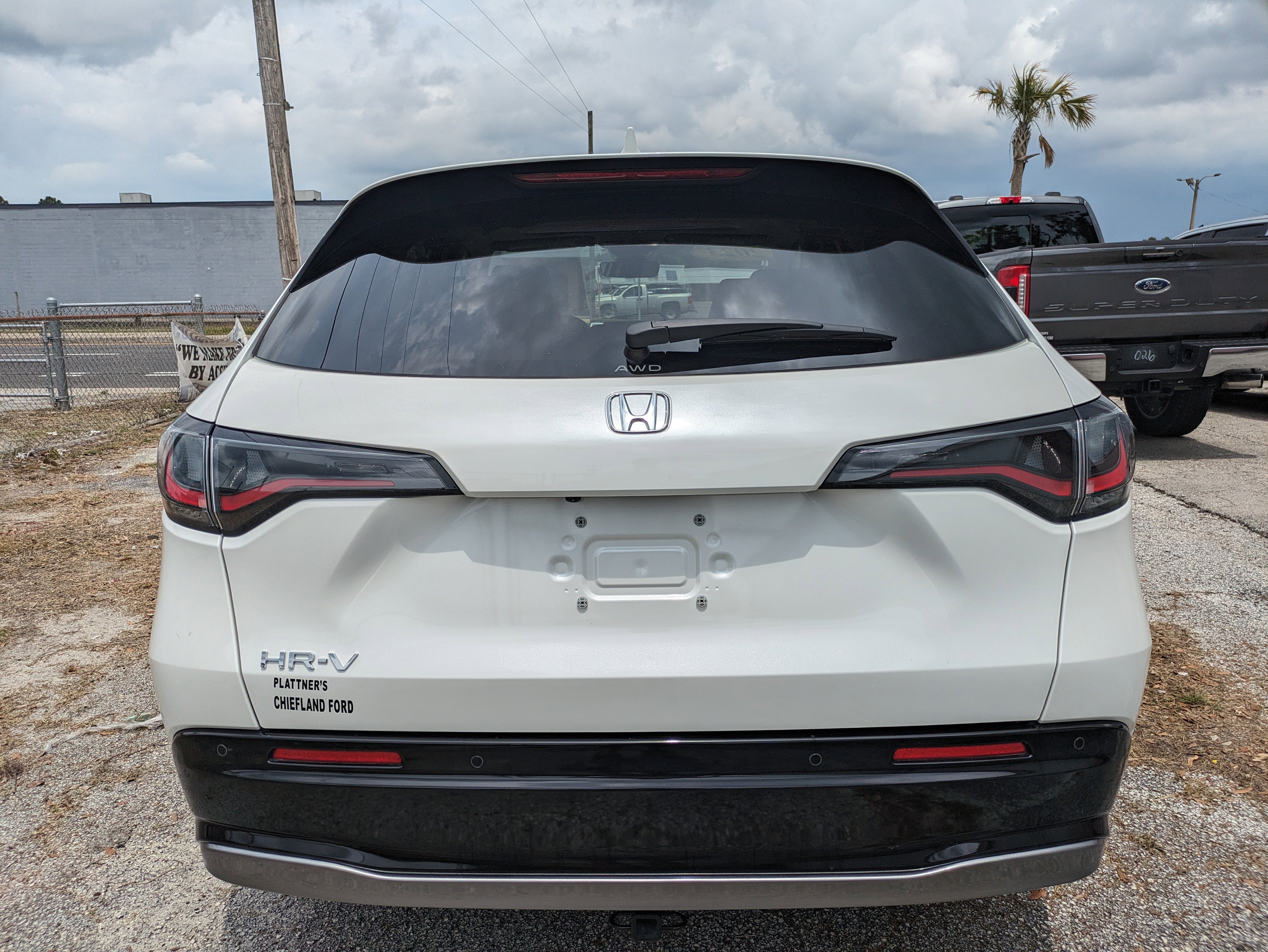 Used 2023 Honda HR-V EX-L image 5