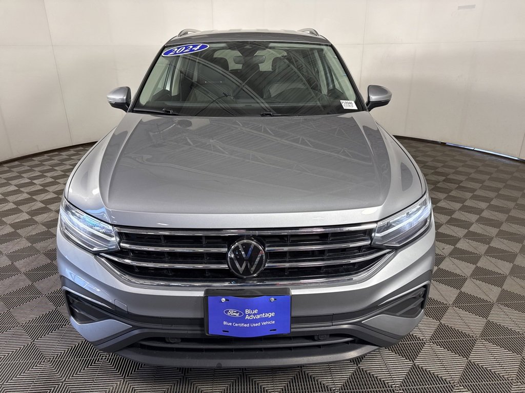 Used 2024 Volkswagen Tiguan SE image 3