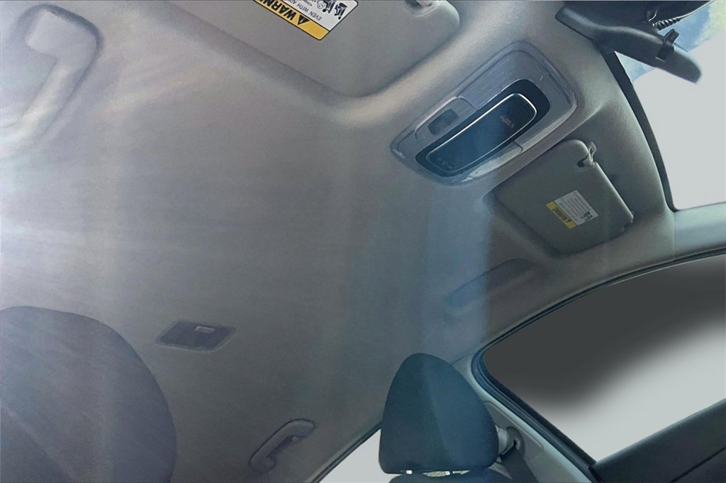 Used 2025 Hyundai Elantra SE w/ Cargo Package image 22