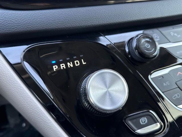 Used 2024 Chrysler Pacifica Touring-L FWD image 23