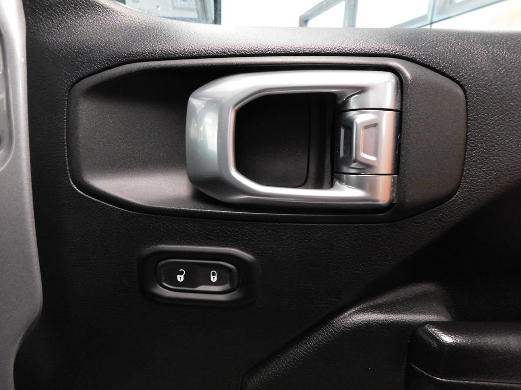 Used 2020 Jeep Gladiator Rubicon w/ Uconnect 4C Nav & Sound Group AWD/4WD image 46