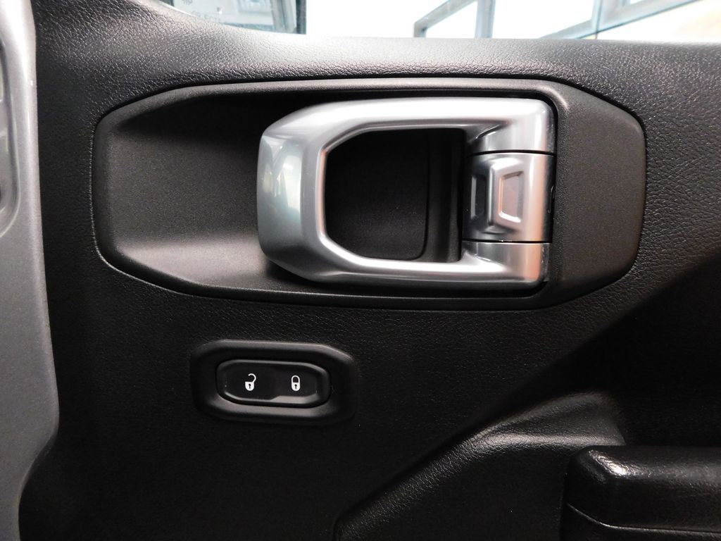 Used 2020 Jeep Gladiator Rubicon w/ Uconnect 4C Nav & Sound Group AWD/4WD image 46