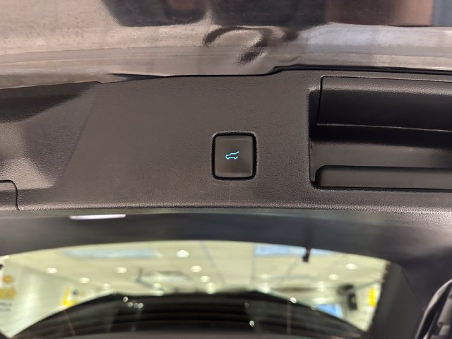 Certified 2025 Ford Escape ST-Line w/ Tech Pack #1 AWD/4WD image 19