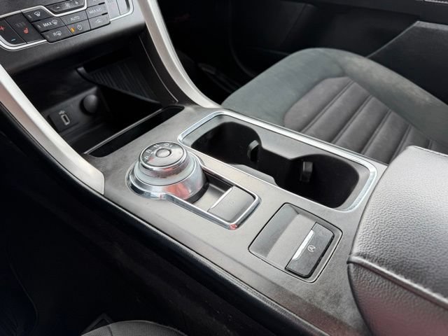 Certified 2018 Ford Fusion SE w/ Fusion SE Technology Package FWD image 22