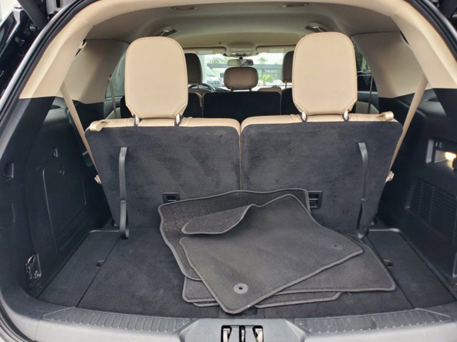 Certified 2022 Ford Explorer XLT w/ Equipment Group 202A image 8