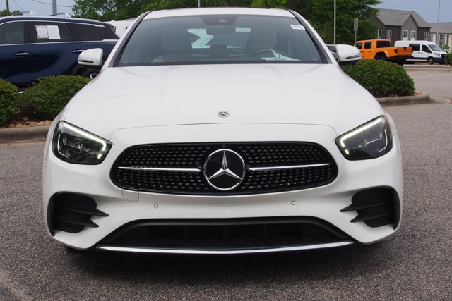 Used 2023 Mercedes-Benz E 350 Sedan image 3