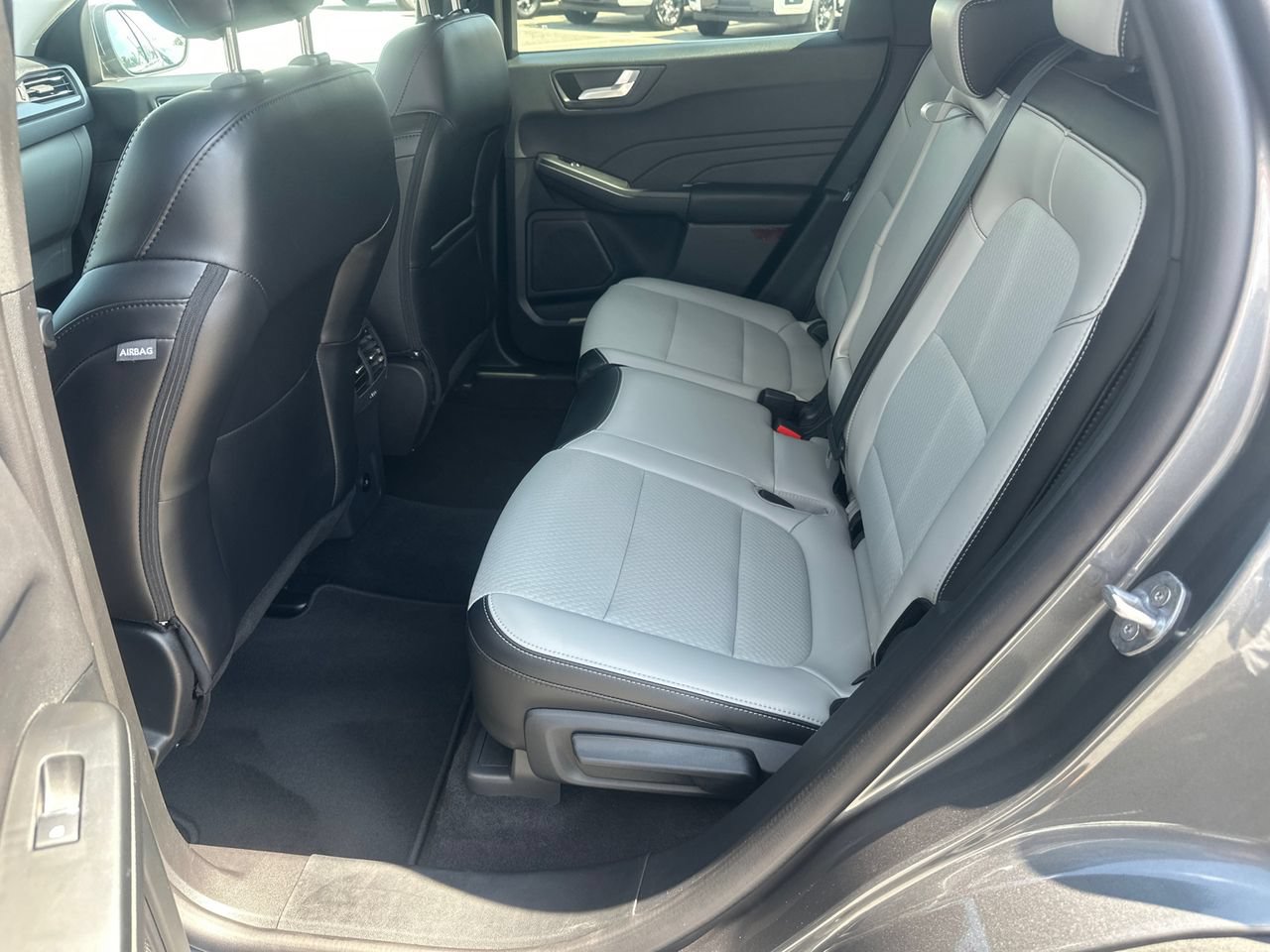 Certified 2025 Ford Escape SE FWD image 23