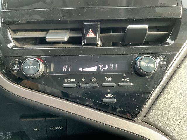 Used 2023 Toyota Camry XLE w/ Navigation Package image 19