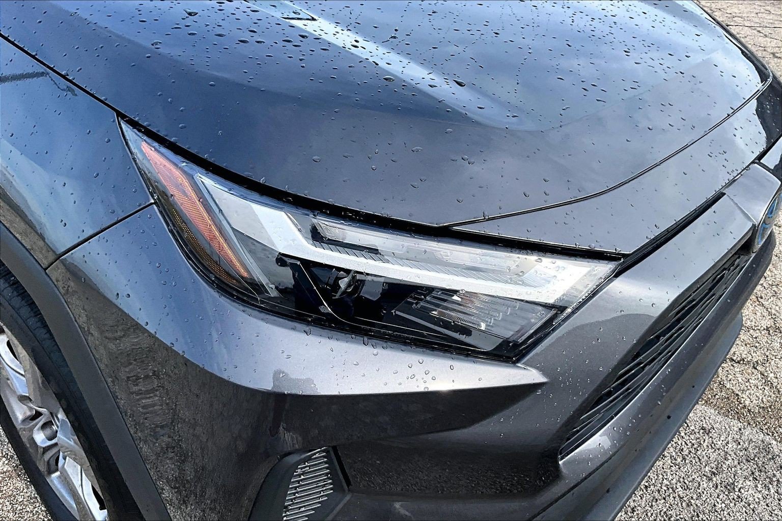 Used 2024 Toyota RAV4 LE AWD/4WD image 27