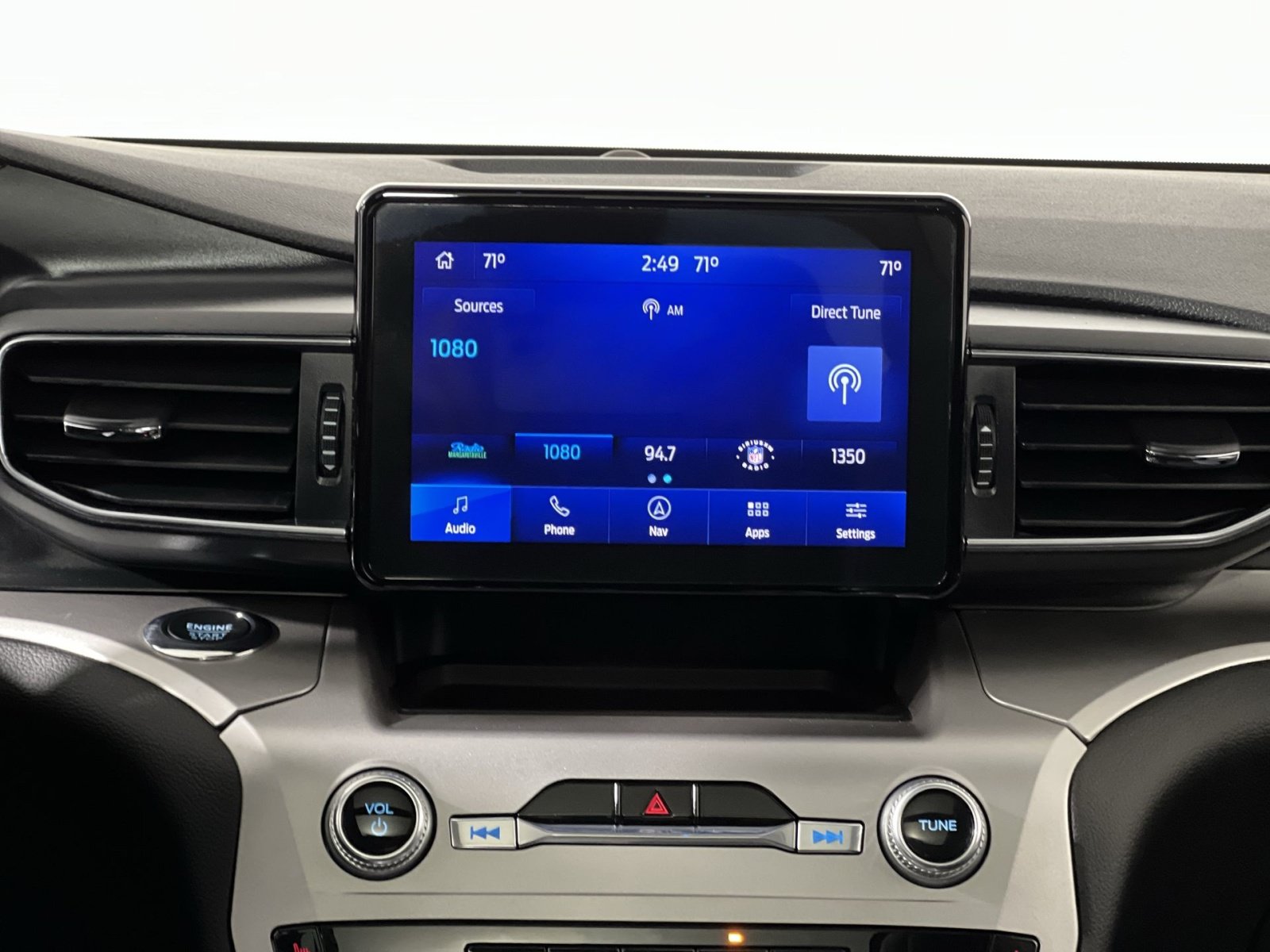 Certified 2022 Ford Explorer XLT w/ Equipment Group 202A AWD/4WD image 15
