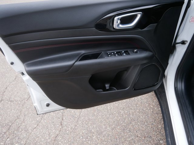 Used 2025 Jeep Compass Trailhawk AWD/4WD image 13