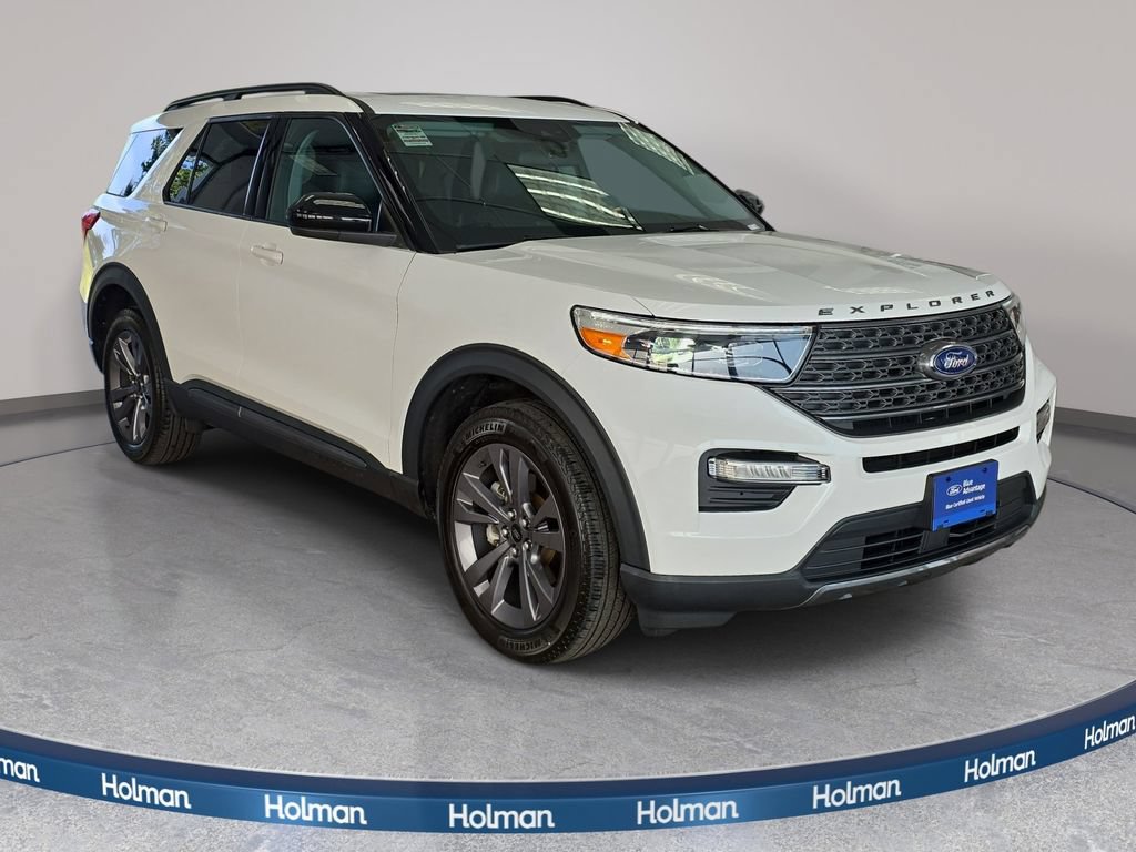 Certified 2023 Ford Explorer XLT w/ Equipment Group 202A AWD/4WD image 3