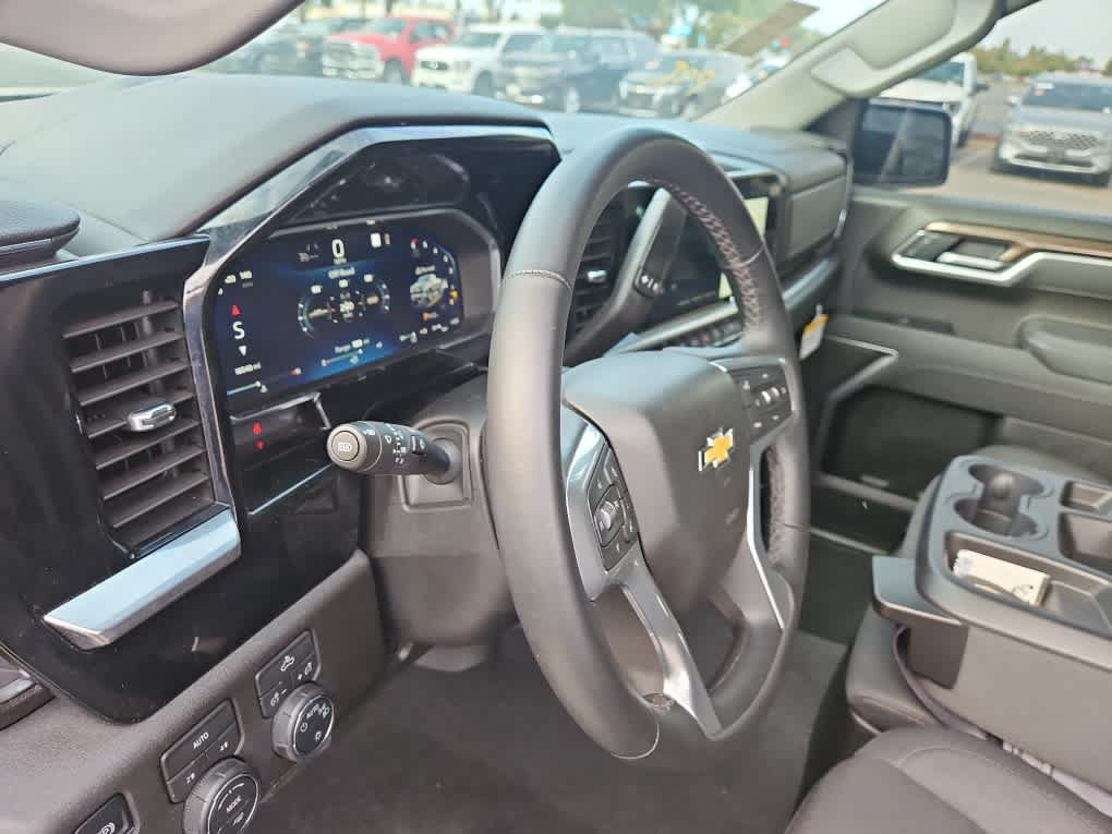 Used 2026 Chevrolet Silverado 1500 LT AWD/4WD image 9
