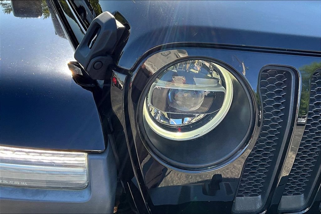 Used 2019 Jeep Wrangler Unlimited Sahara AWD/4WD image 35