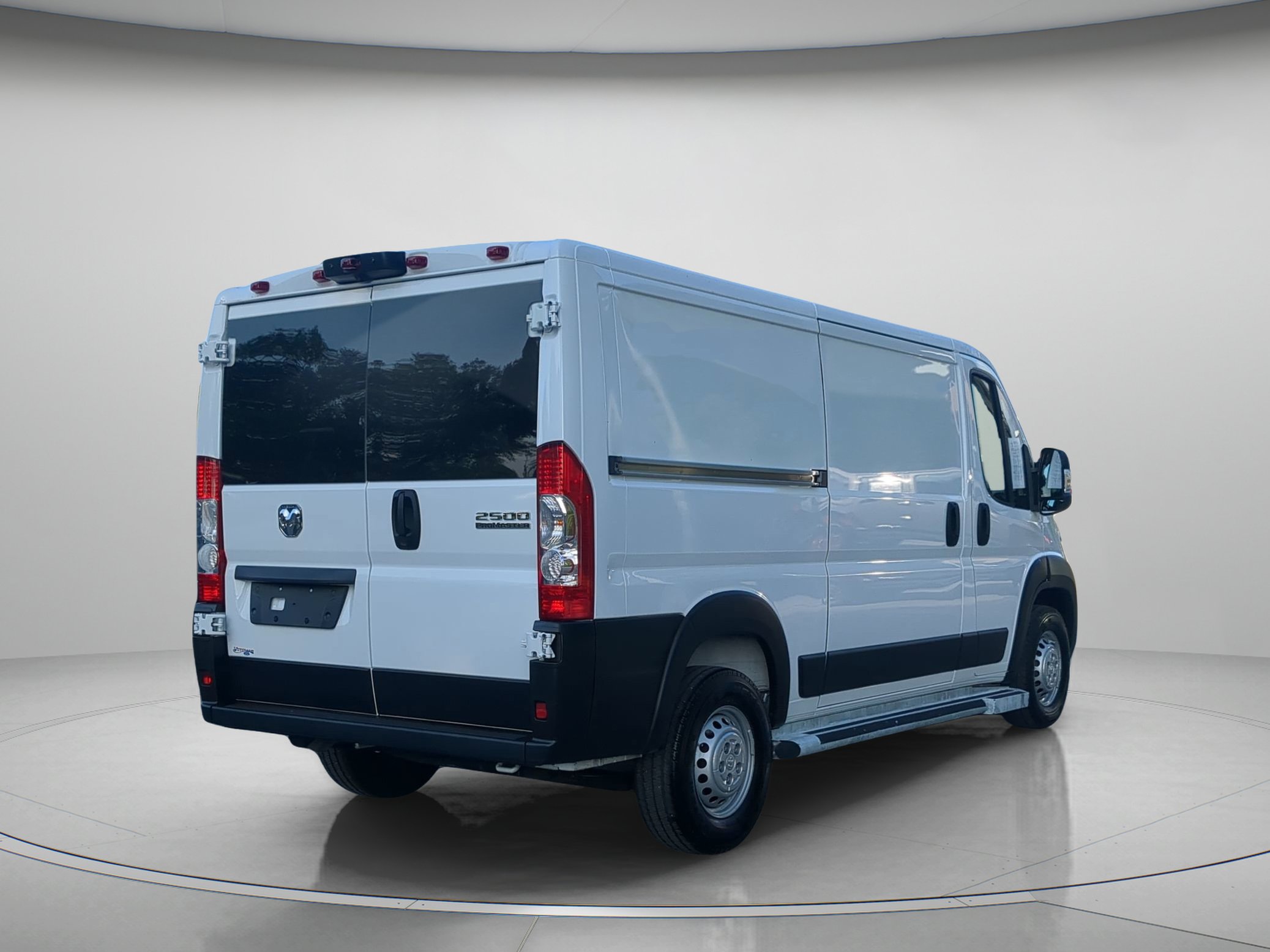 Used 2025 RAM ProMaster 2500 w/ U-Haul Equipment Group FWD image 40