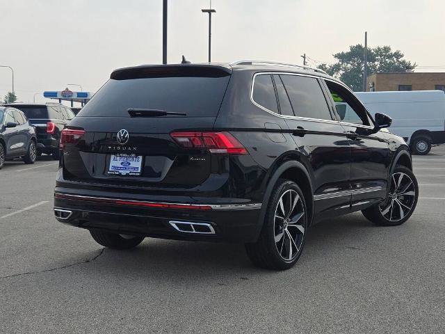 Used 2023 Volkswagen Tiguan SEL R-Line image 2