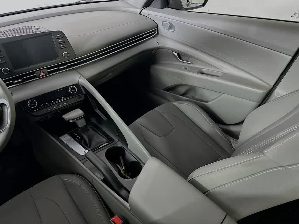 Used 2022 Hyundai Elantra SEL FWD image 10