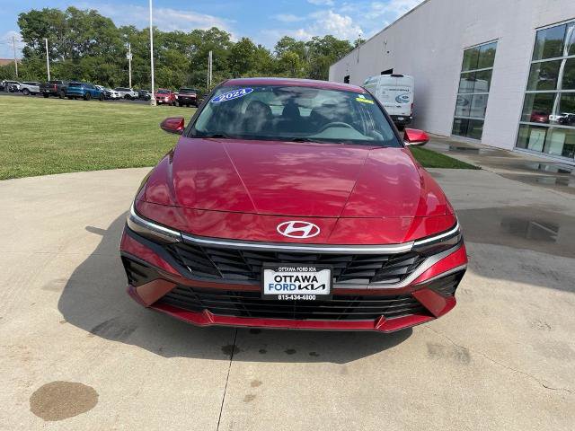 Used 2024 Hyundai Elantra Blue FWD image 3