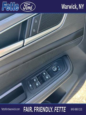 Used 2024 Volkswagen Atlas Cross Sport SE AWD/4WD image 19