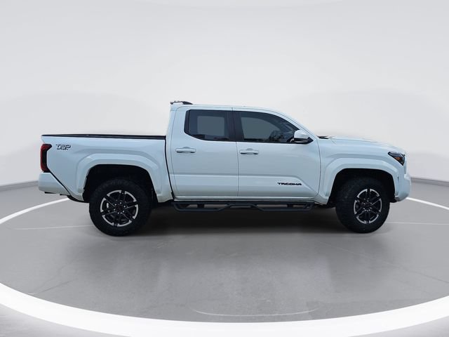 Used 2024 Toyota Tacoma TRD Sport AWD/4WD image 2