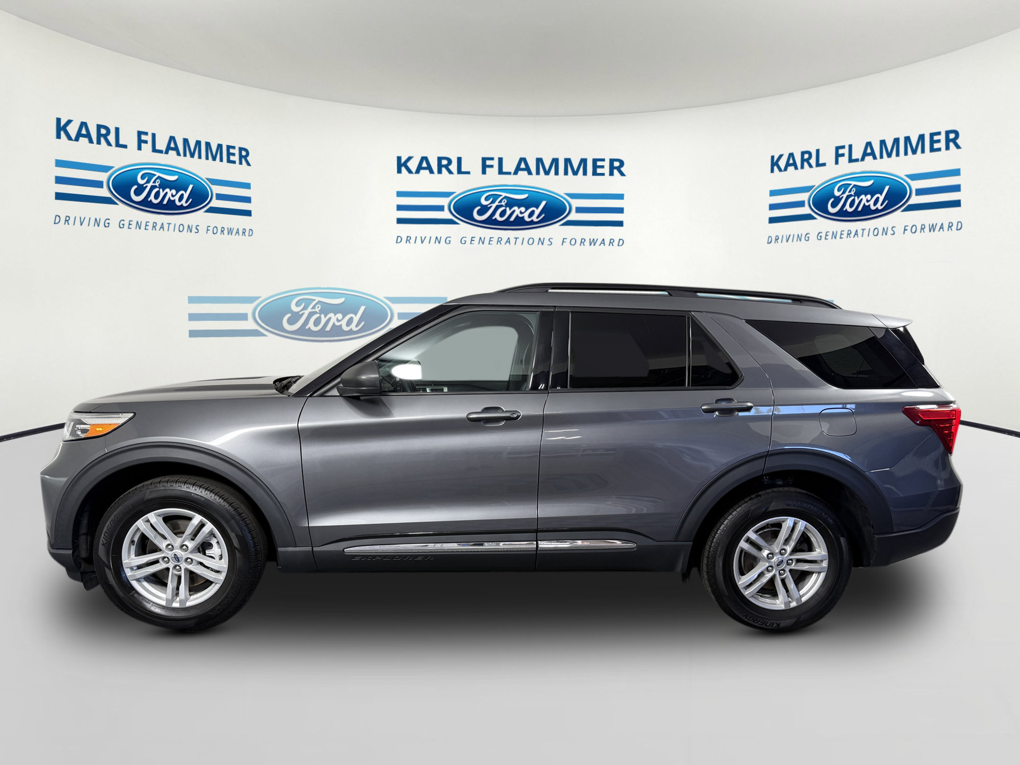 Certified 2023 Ford Explorer XLT w/ Equipment Group 202A AWD/4WD image 5