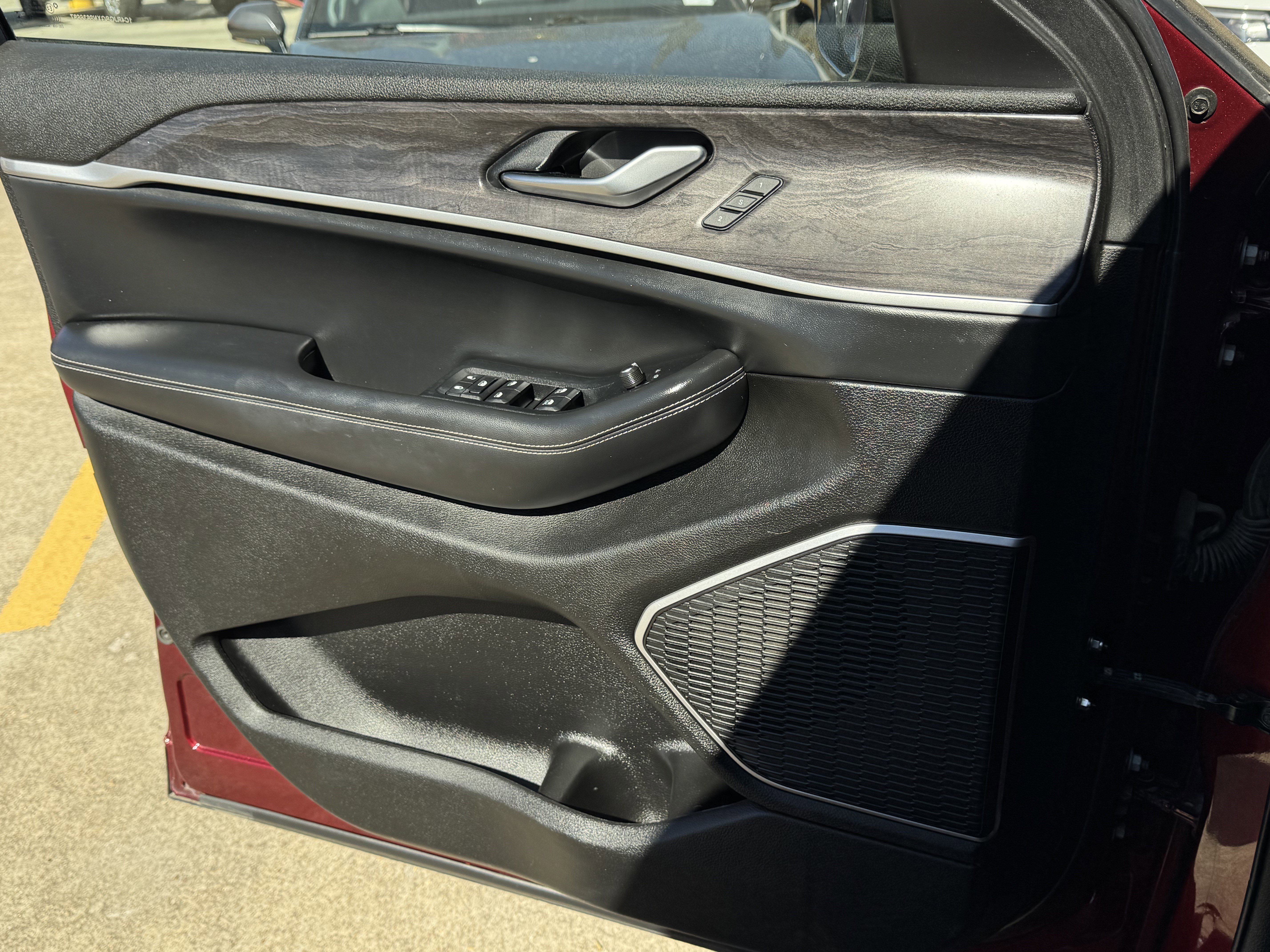 Used 2022 Jeep Grand Cherokee Limited image 24