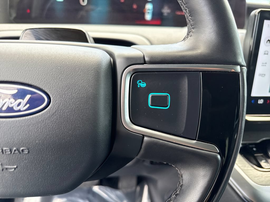 Certified 2025 Ford Expedition Platinum AWD/4WD image 18