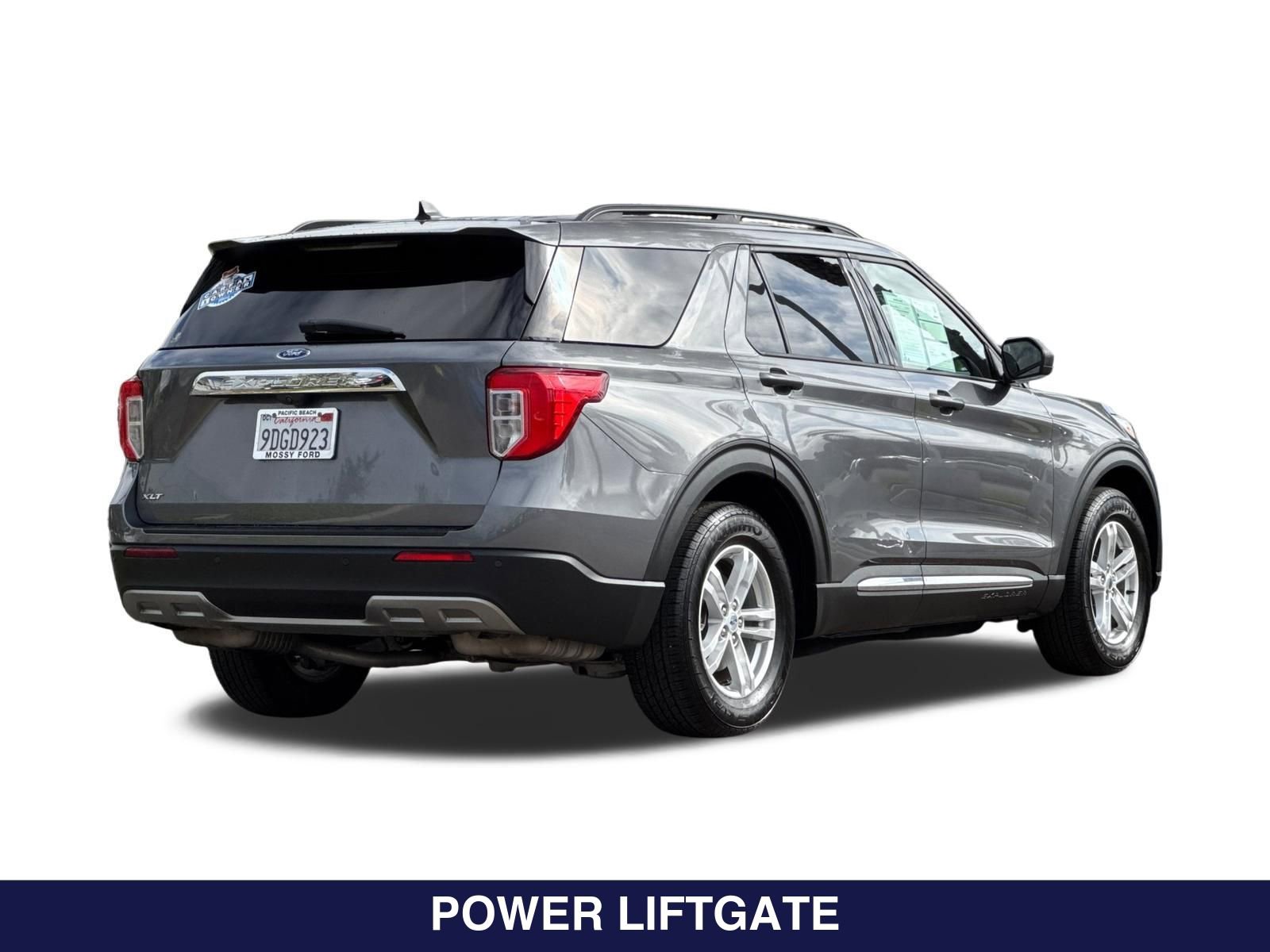 Certified 2022 Ford Explorer XLT w/ Equipment Group 202A RWD image 6