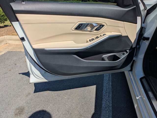 Used 2021 BMW 330i Sedan w/ Premium Package RWD image 10