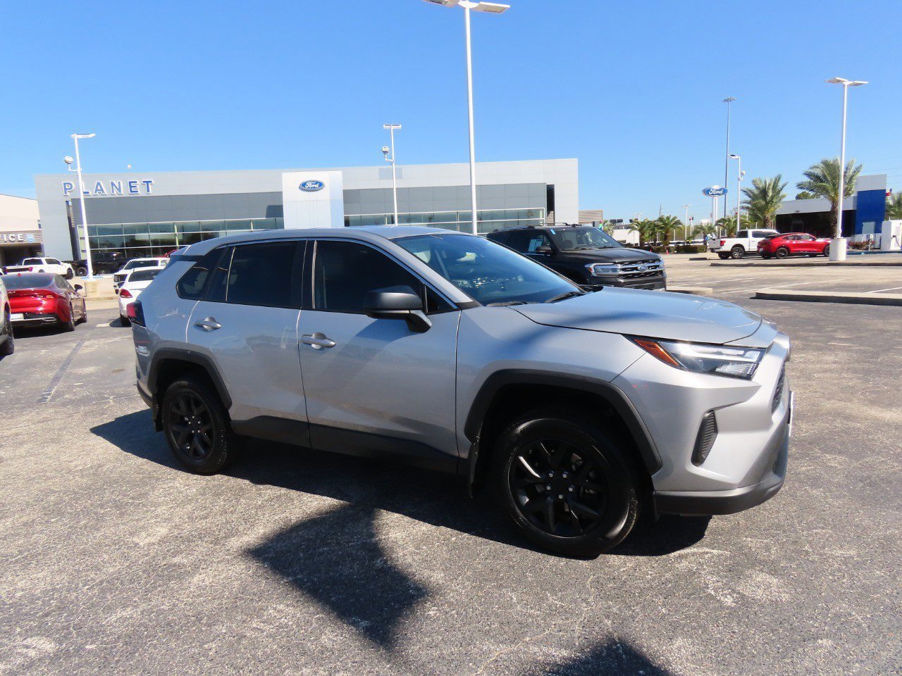 Used 2024 Toyota RAV4 LE image 7