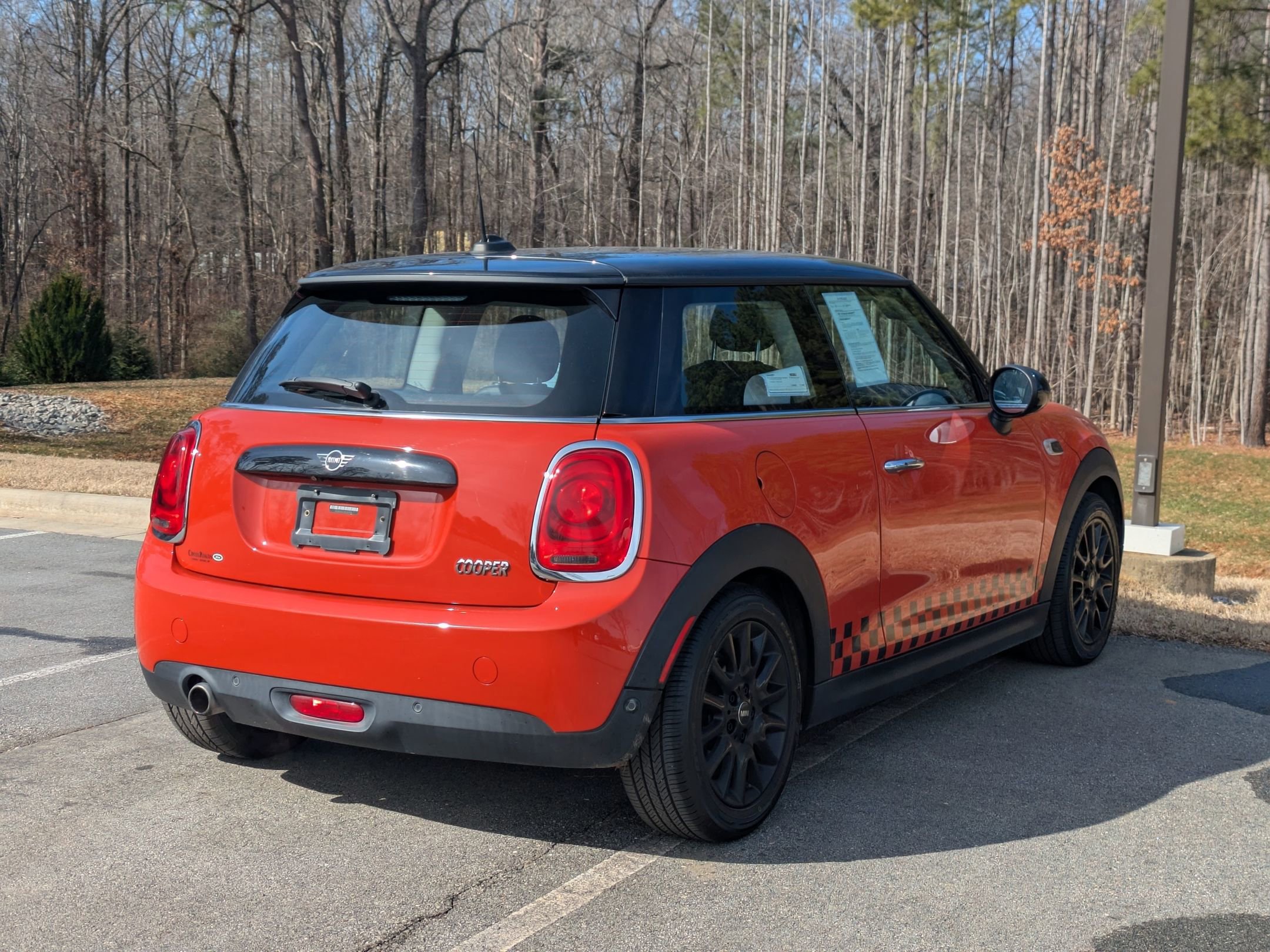 Used 2019 MINI Cooper 2-Door Hardtop image 4