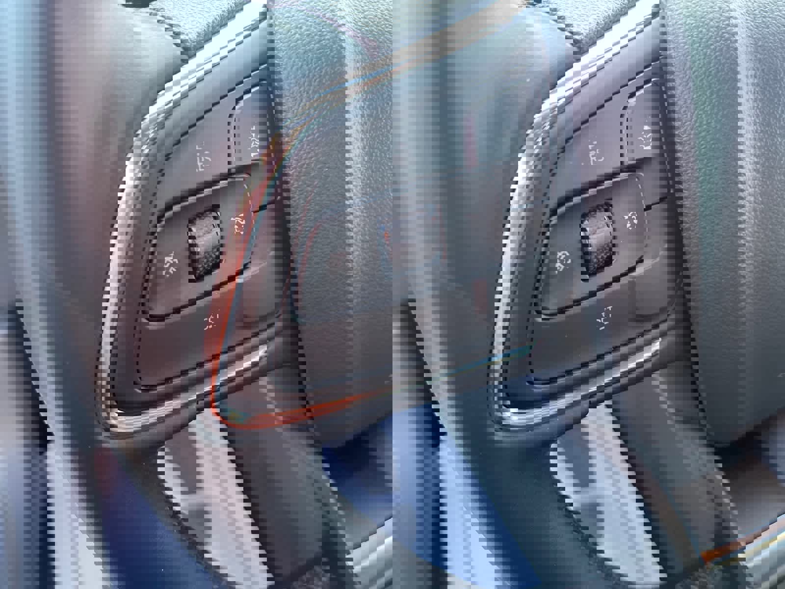 Used 2025 Buick Envista Sport Touring image 9