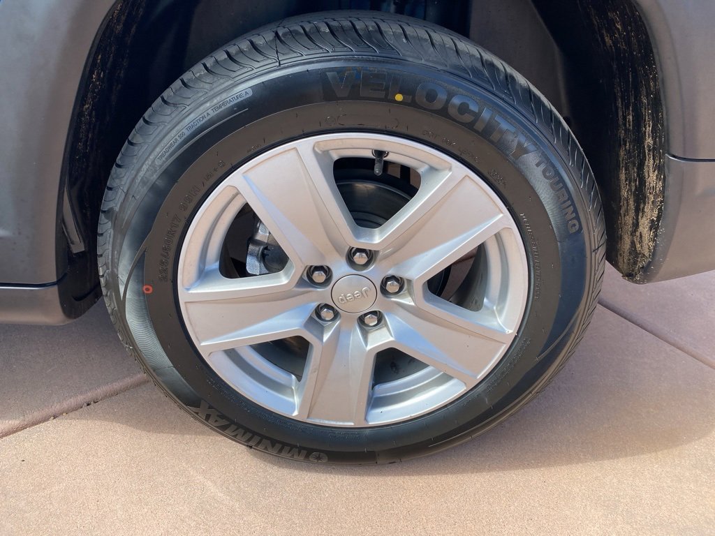 Used 2022 Jeep Compass Latitude image 38