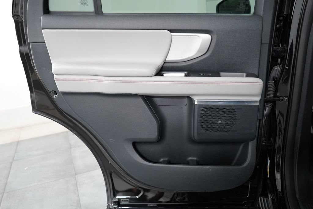 Certified 2025 Ford Expedition Active AWD/4WD image 25