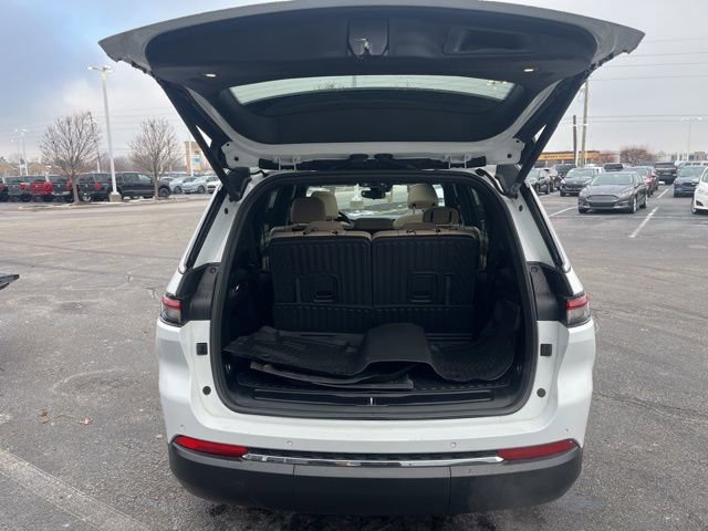 Used 2024 Jeep Grand Cherokee L Limited image 10