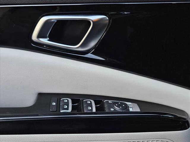 Used 2024 Kia Carnival EX FWD image 25