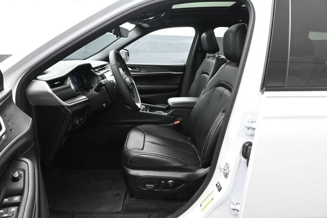 Used 2025 Jeep Grand Cherokee L Limited w/ Luxury Tech Group II AWD/4WD image 10