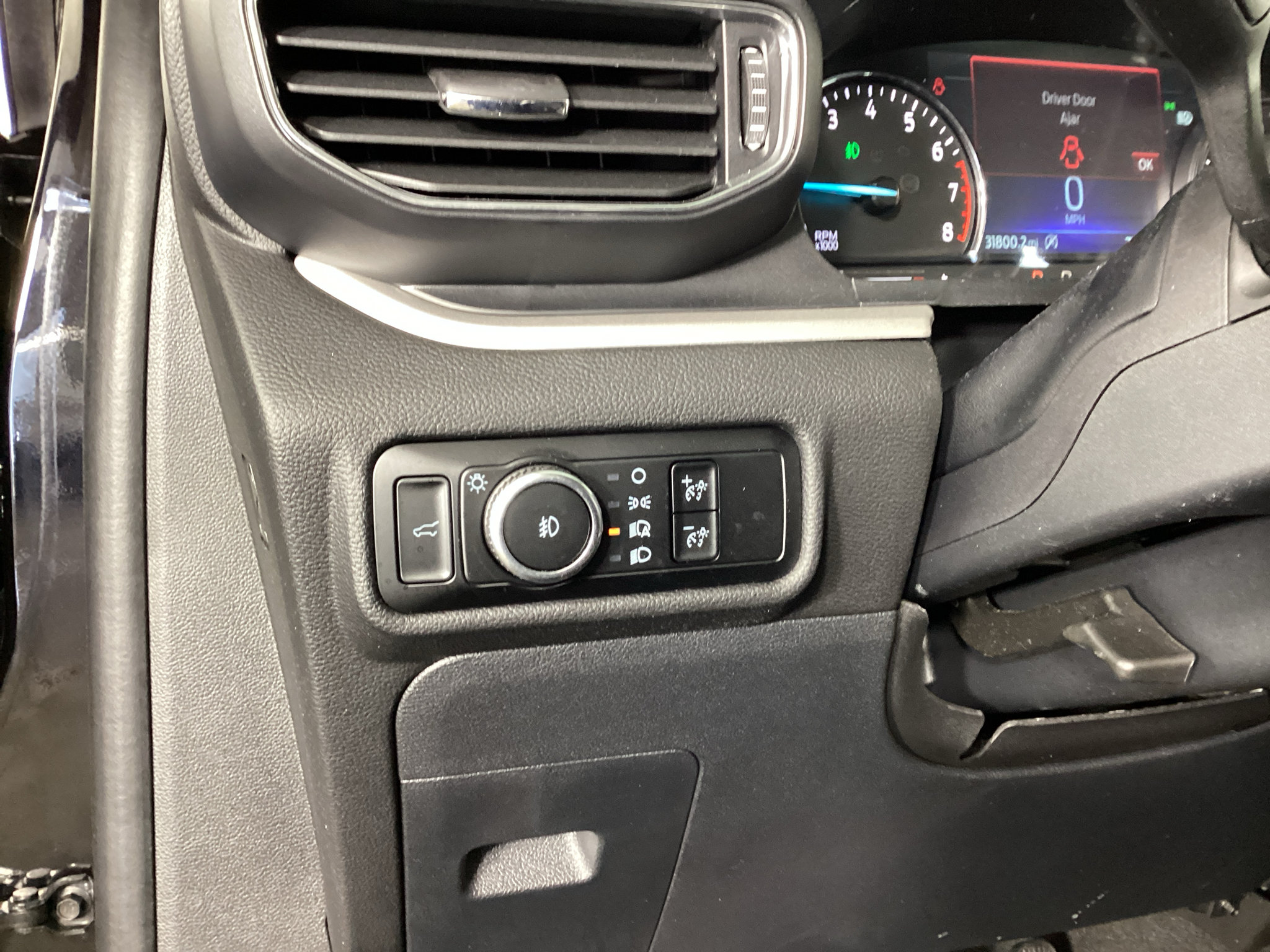 Certified 2024 Ford Explorer XLT w/ Equipment Group 202A AWD/4WD image 26