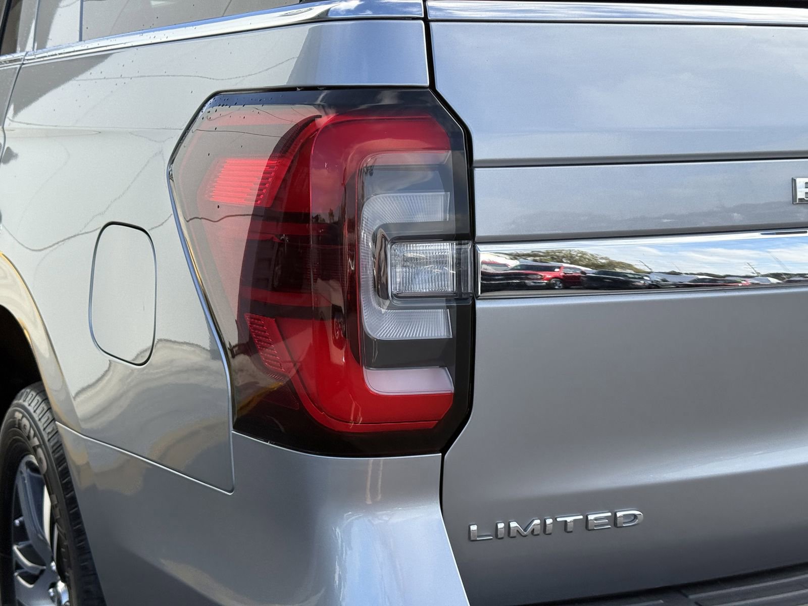 Certified 2024 Ford Expedition Limited image 7