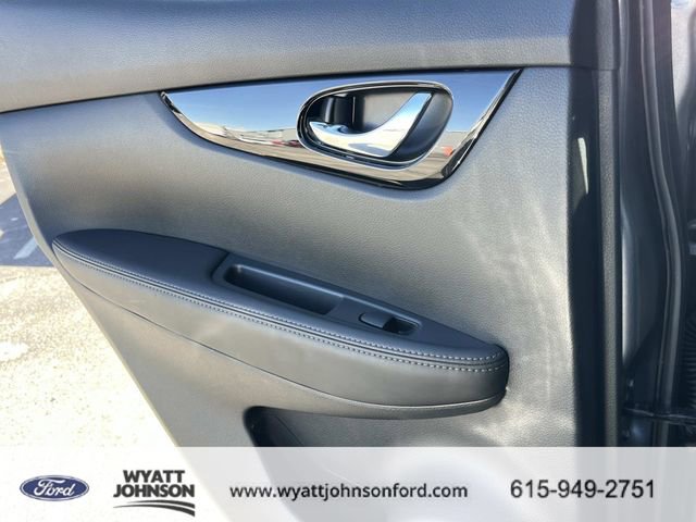 Used 2022 Nissan Rogue Sport SV w/ Technology Package image 17