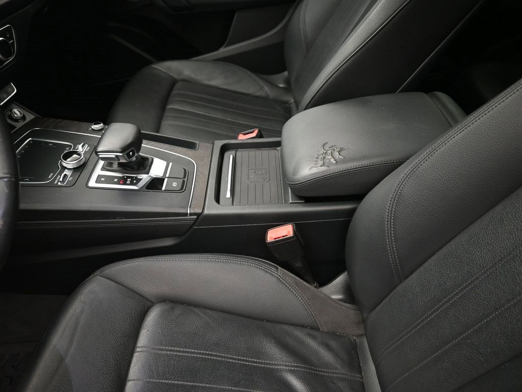 Used 2019 Audi Q5 Prestige w/ Prestige Package image 25