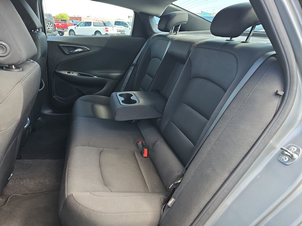 Used 2025 Chevrolet Malibu LT FWD image 13