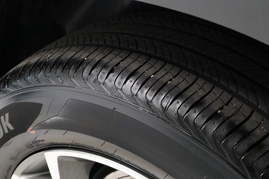 Used 2025 Chevrolet Trax LT w/ LT Convenience Package image 19