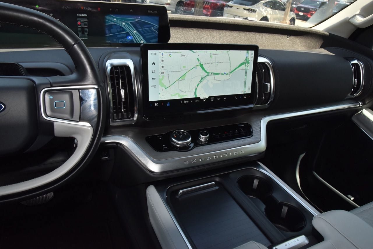 Certified 2025 Ford Expedition Platinum AWD/4WD image 27