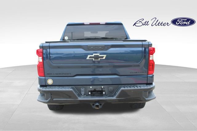 Used 2022 Chevrolet Silverado 1500 Custom Trail Boss w/ LPO, Dark Essentials Package image 4