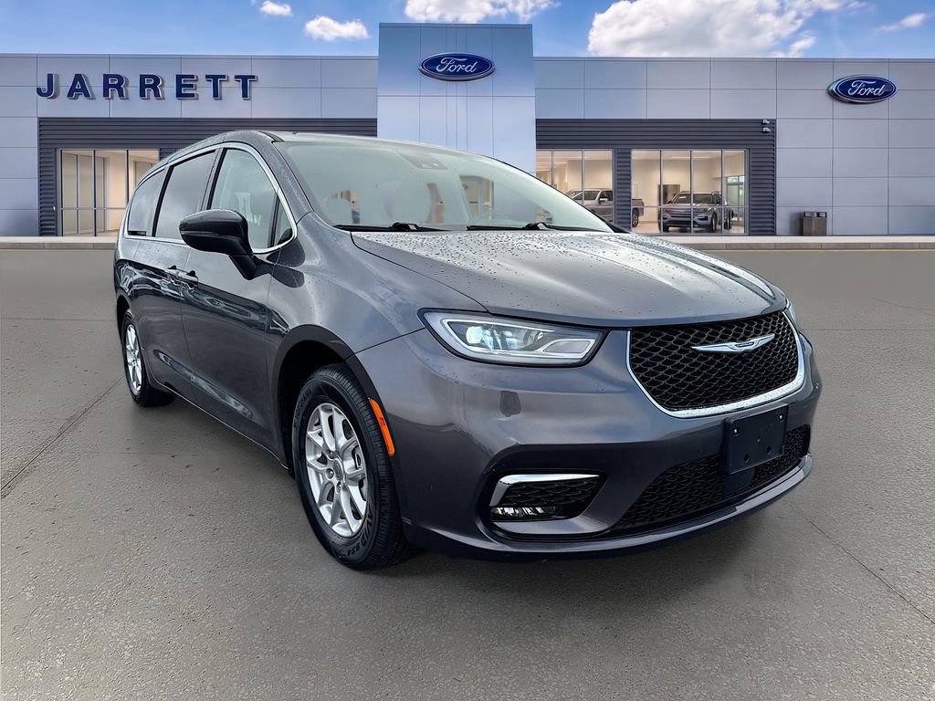 Used 2023 Chrysler Pacifica Touring-L FWD 360° Tour