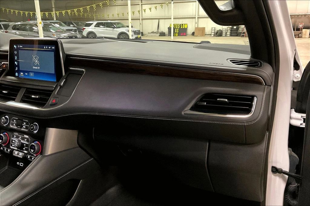 Used 2023 Chevrolet Suburban Premier image 15